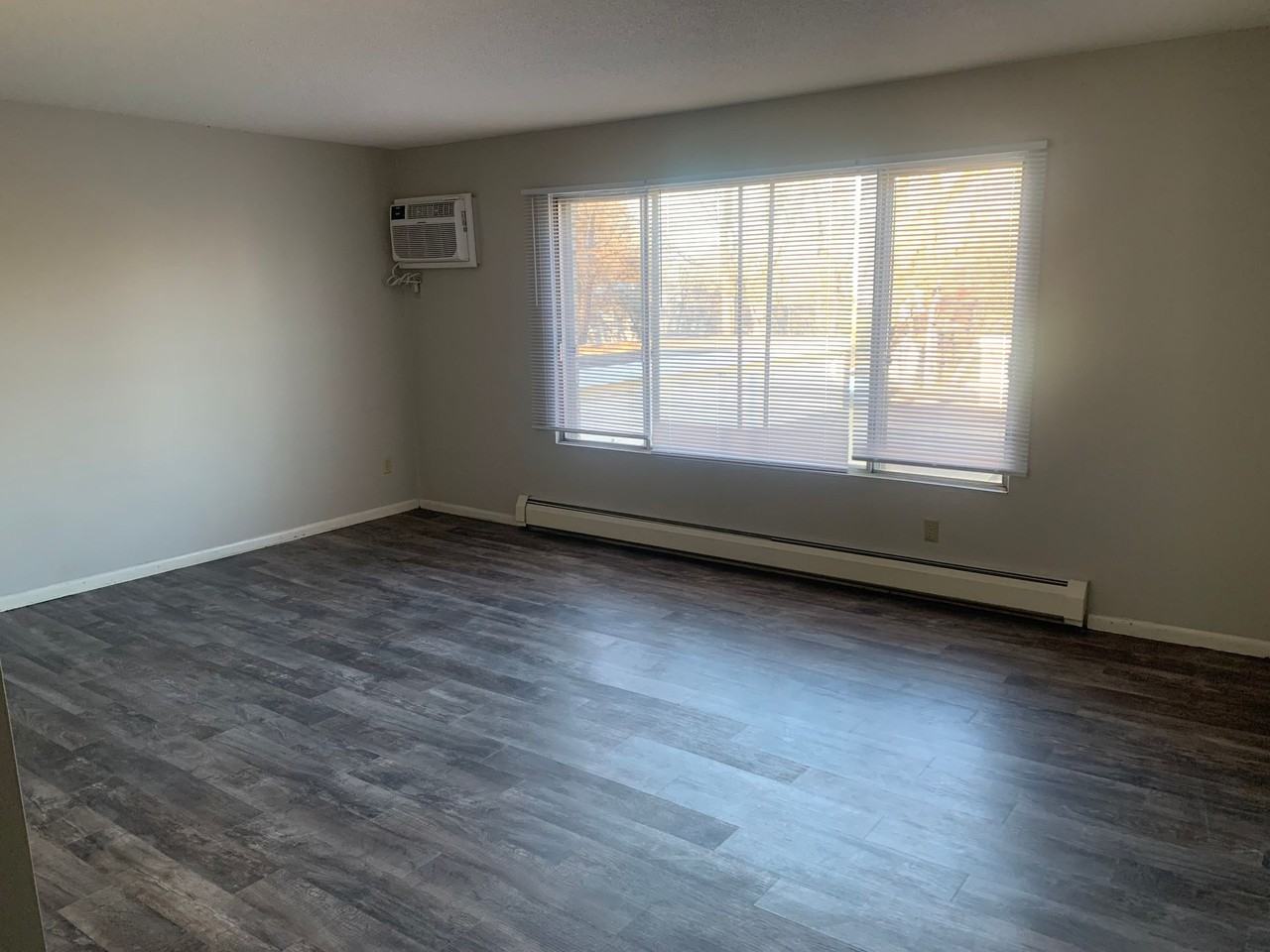 2-845 - Photo 2 of 6