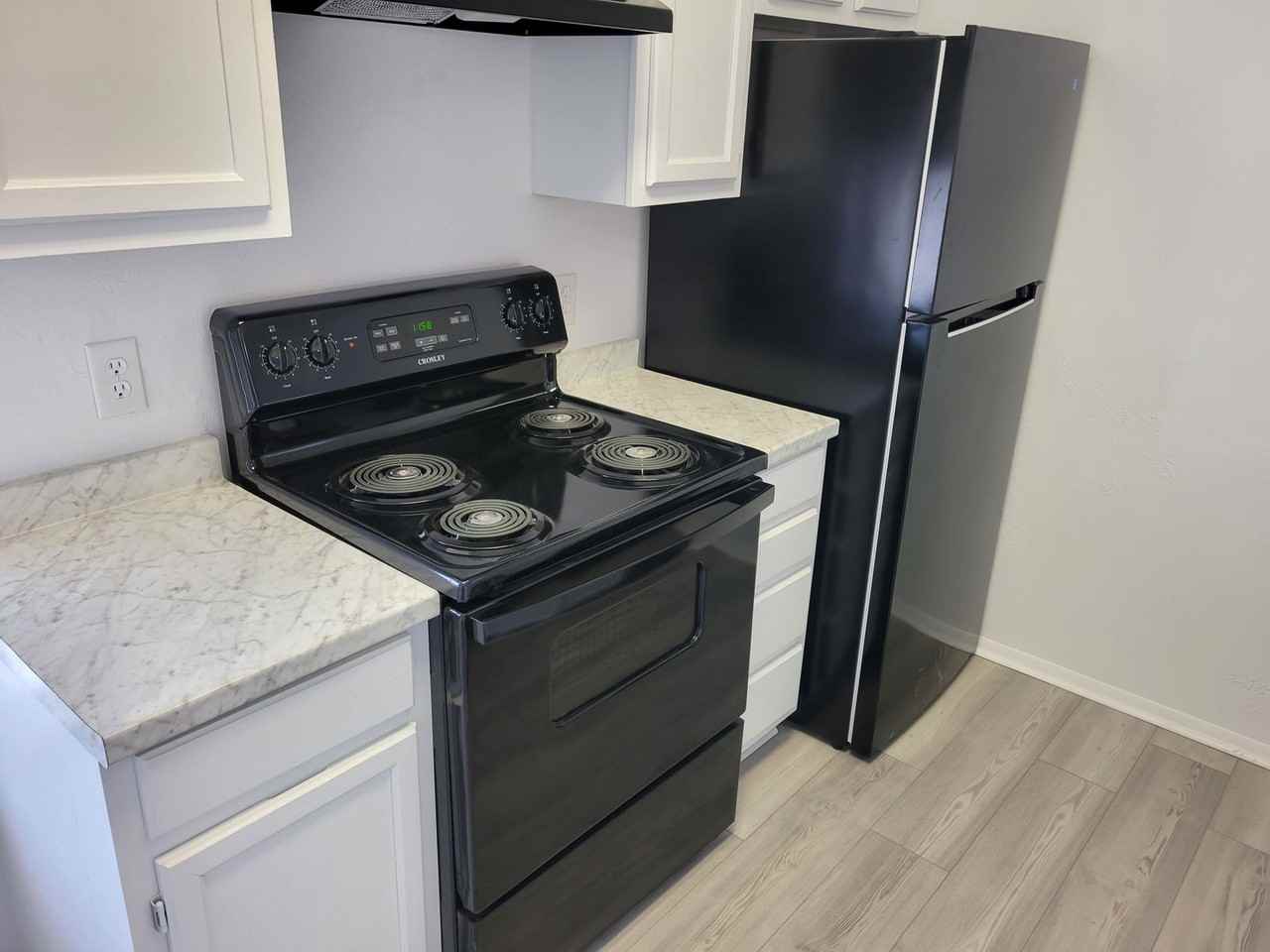 2520 E 7th St #C - Photo 5 of 12