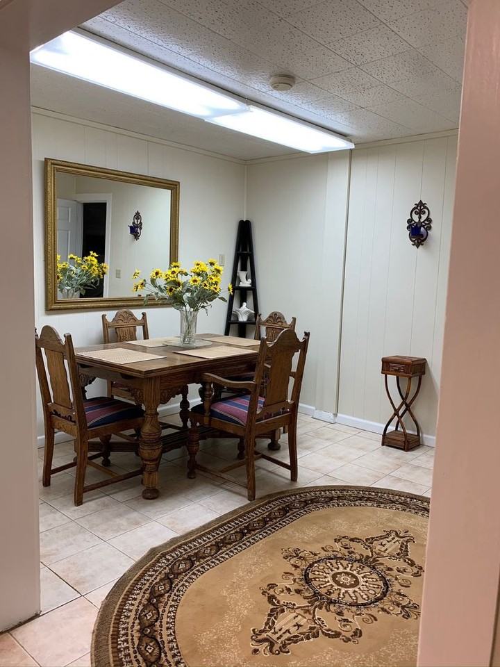 1447 Lincoln Way - Photo 4 of 20