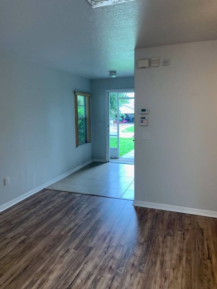 38A Lindsay Dr - Photo 2 of 16
