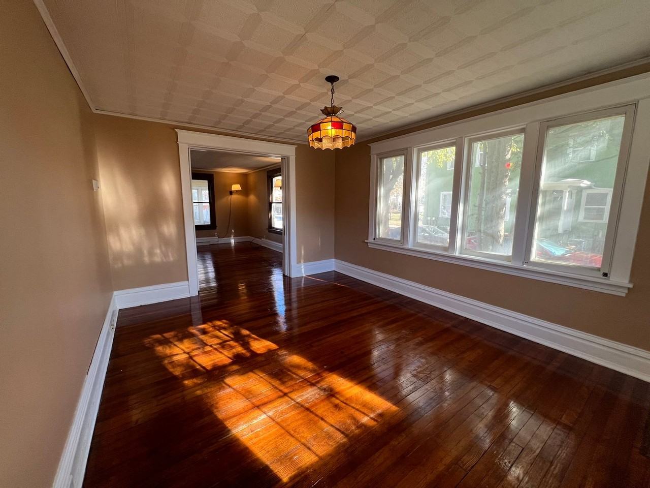 507 E Graham St - Photo 4 of 15