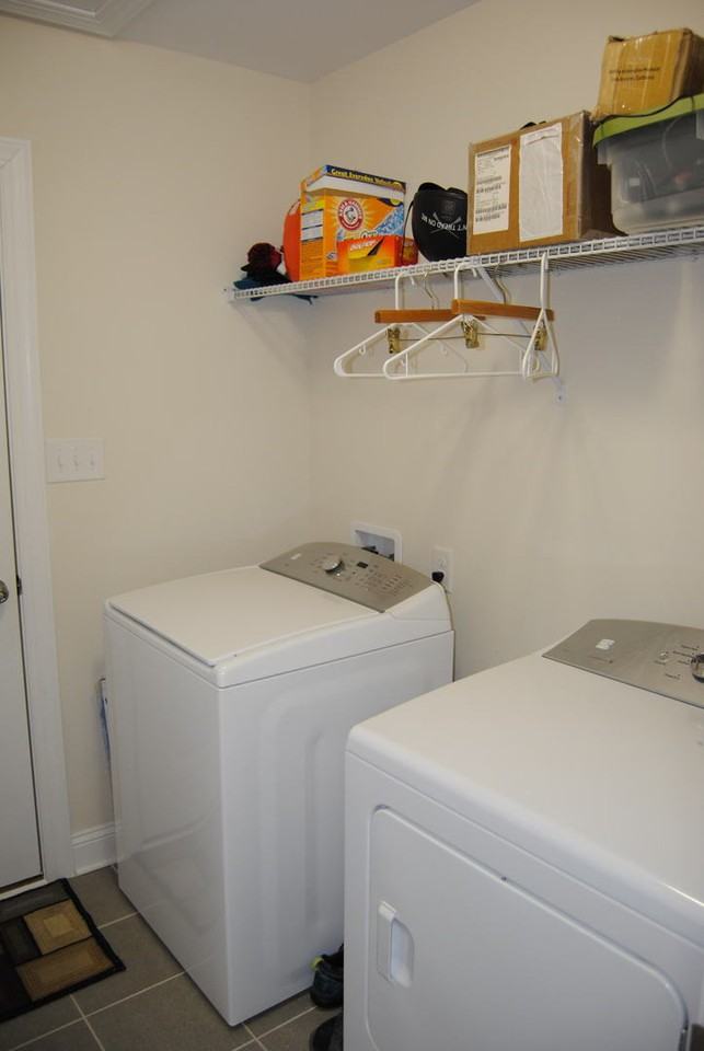 302 Carew Dr - Photo 7 of 18