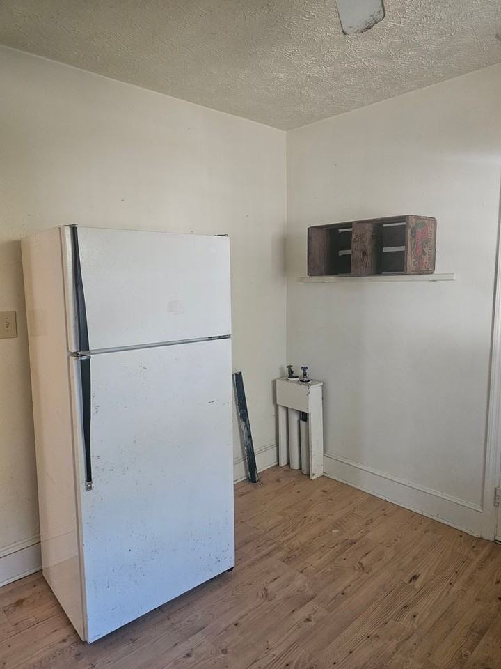 203 Sedberry St - Photo 5 of 9