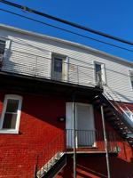 featured image of 229 S Poplar St