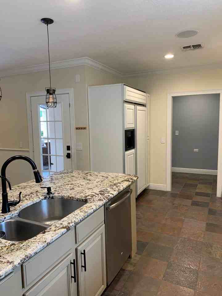 910 Pawstand Rd - Photo 4 of 37