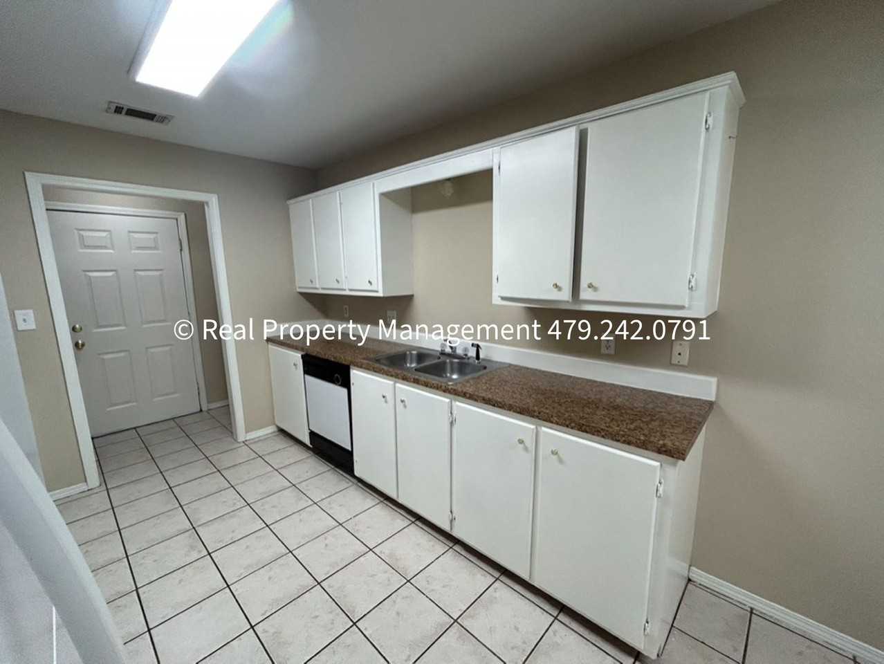 230 W Gary St - Photo 6 of 20