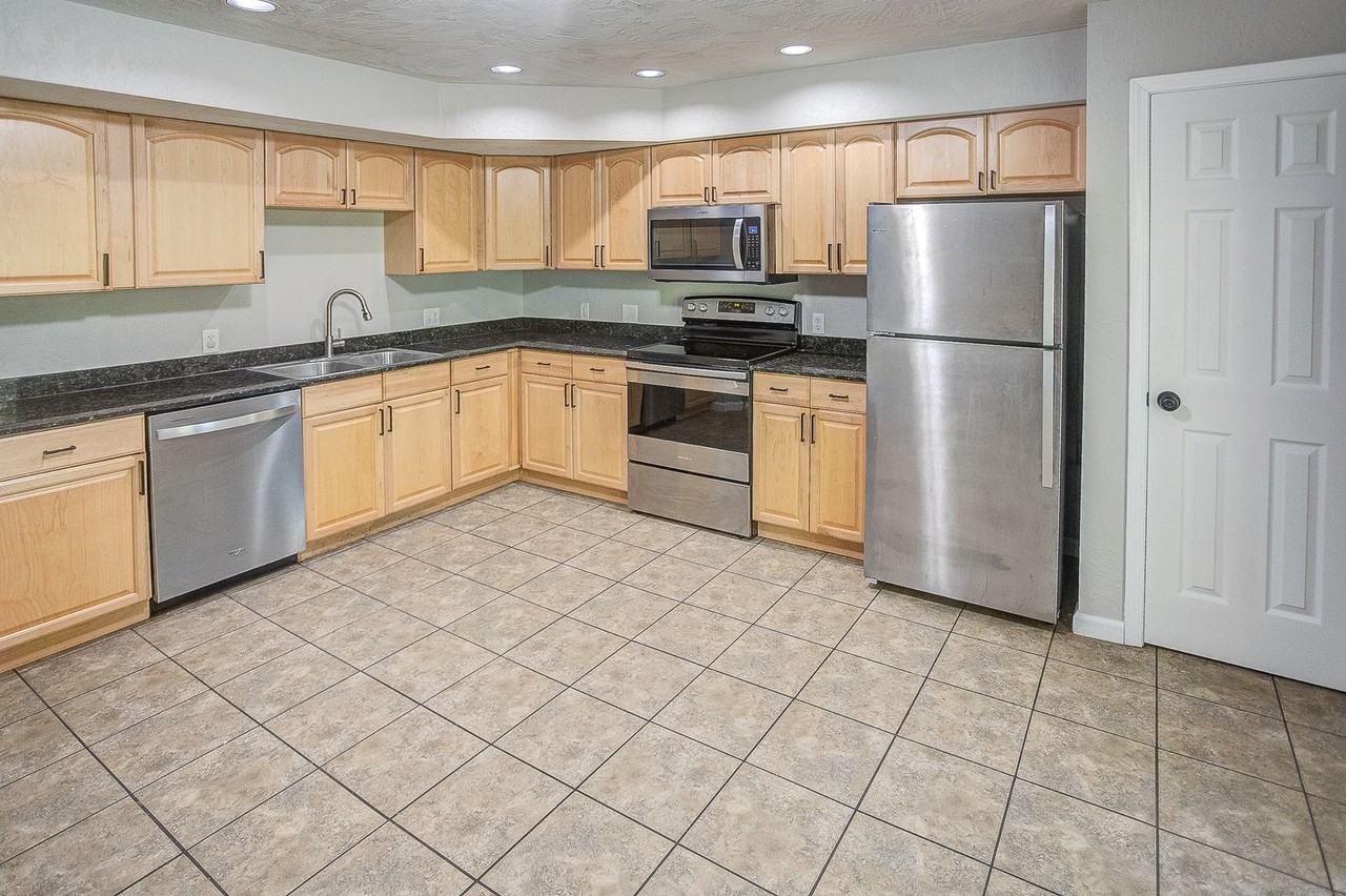 818 Elm Way Ct - Photo 2 of 10