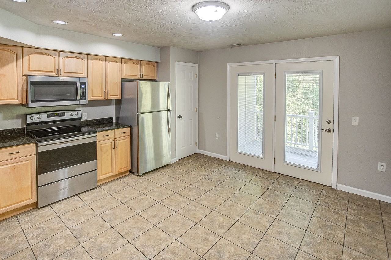 818 Elm Way Ct - Photo 4 of 10