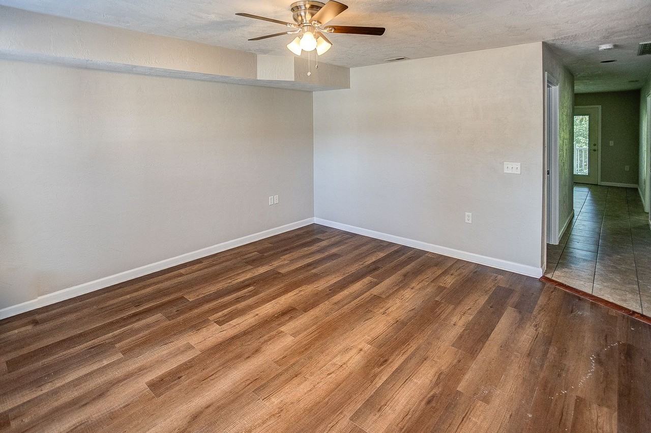 818 Elm Way Ct - Photo 5 of 10