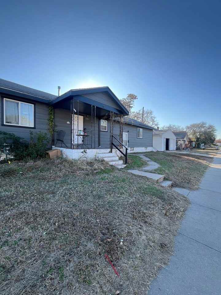 1003 S Marys Dr #1 - Photo 2 of 18