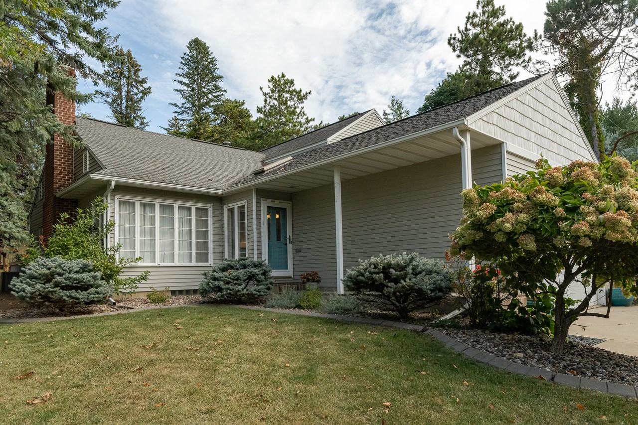 1305 9th St Sw #NA - Photo 4 of 47