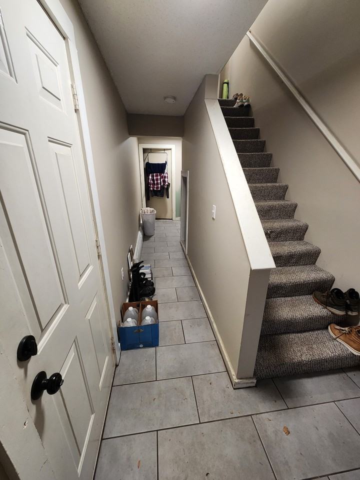 240 Valley West Way - Photo 3 of 24