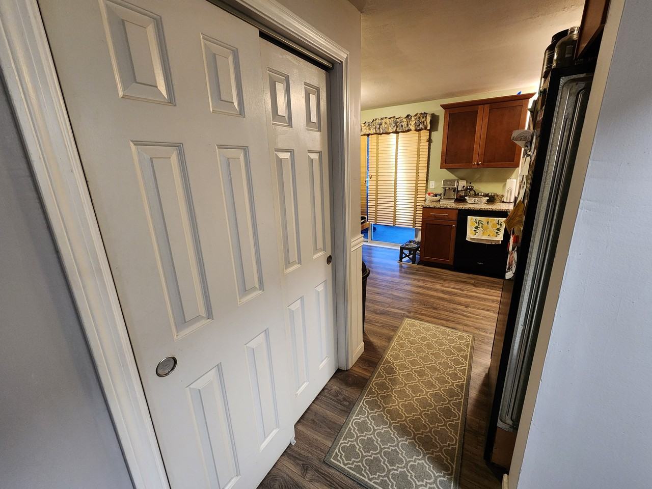 240 Valley West Way - Photo 6 of 24