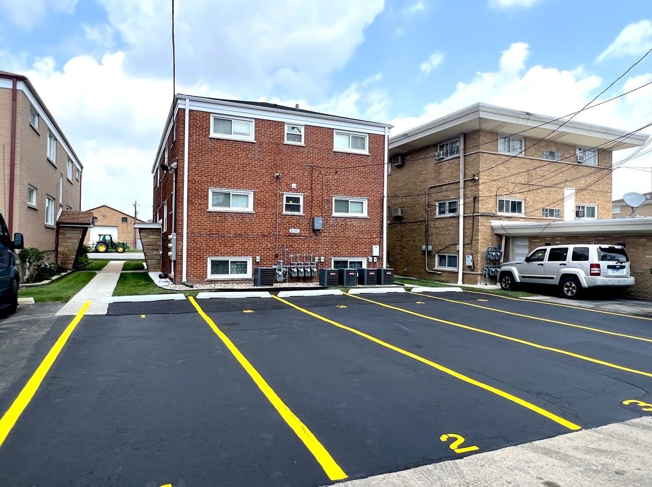 8507 W Cermak Rd #1S - Photo 2 of 20