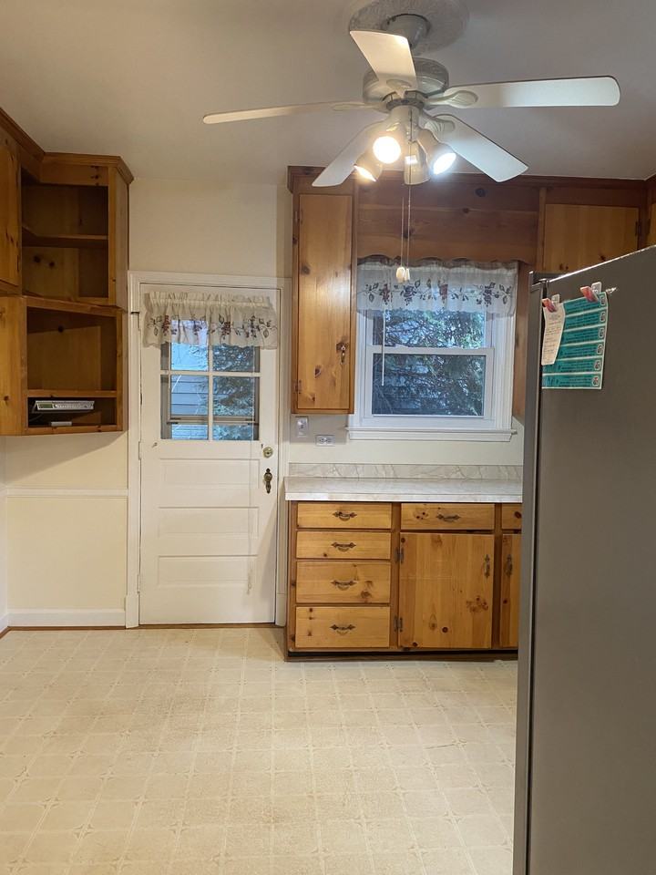 959 Locust Ave #NA - Photo 3 of 16