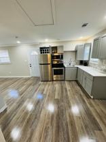 801 Rockefeller St #A - Photo 1 of 1