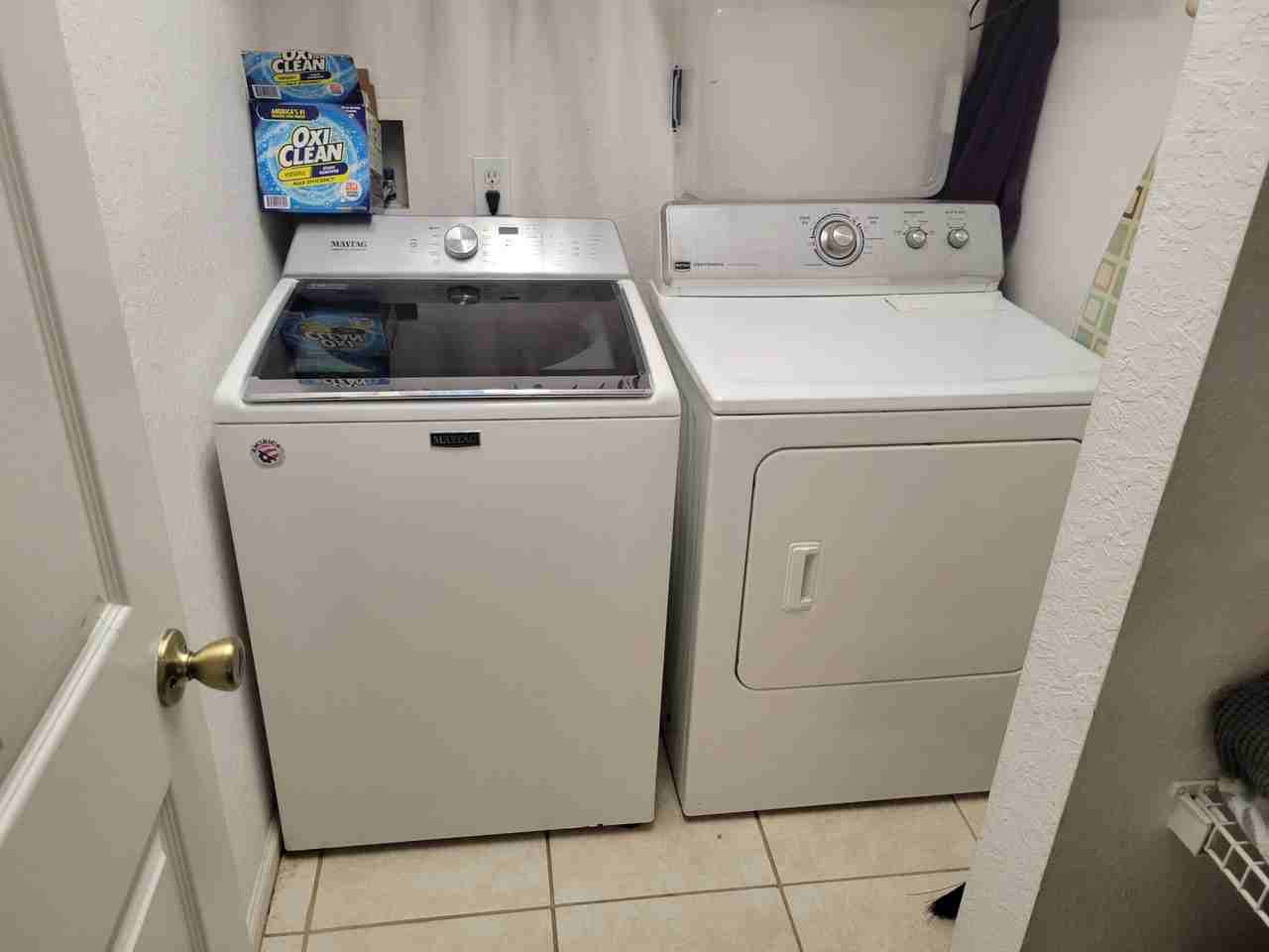 3102 Ashland Ln N - Photo 2 of 4