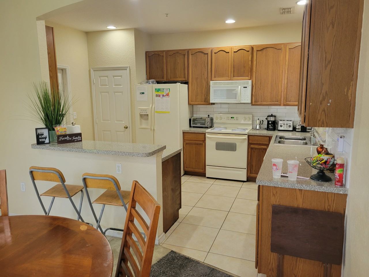 3102 Ashland Ln N - Photo 3 of 4