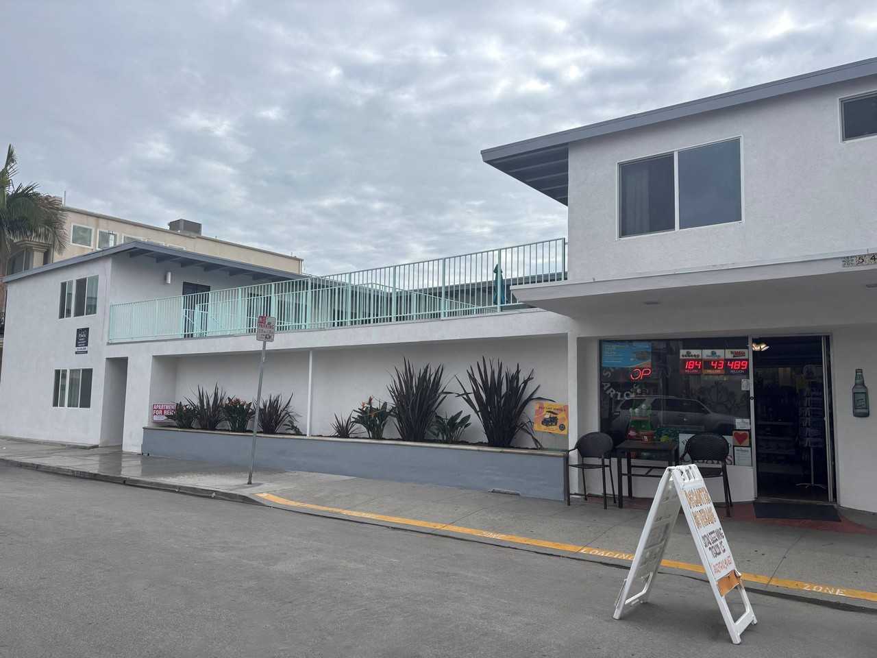 Bayside Apartments - Photo 2 of 17