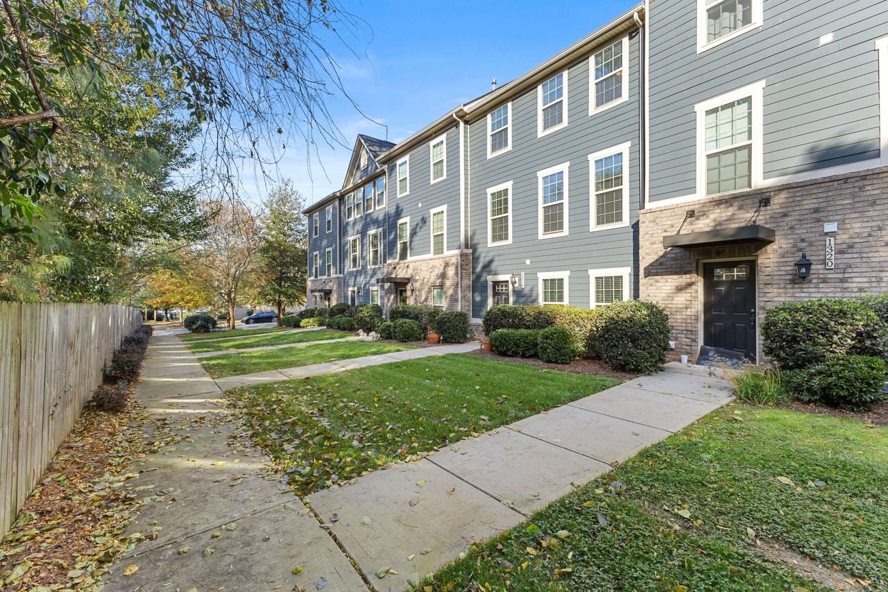 1316 Queen Lyon Court - Photo 2 of 28