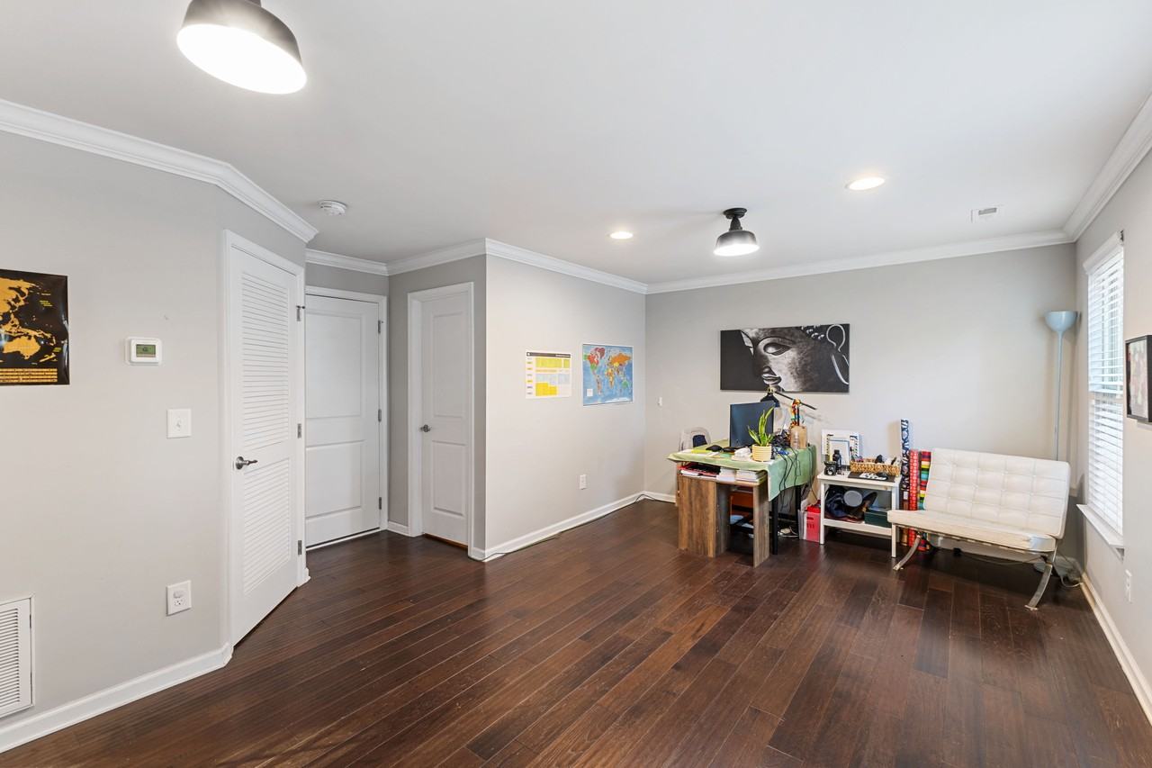 1316 Queen Lyon Court - Photo 3 of 28