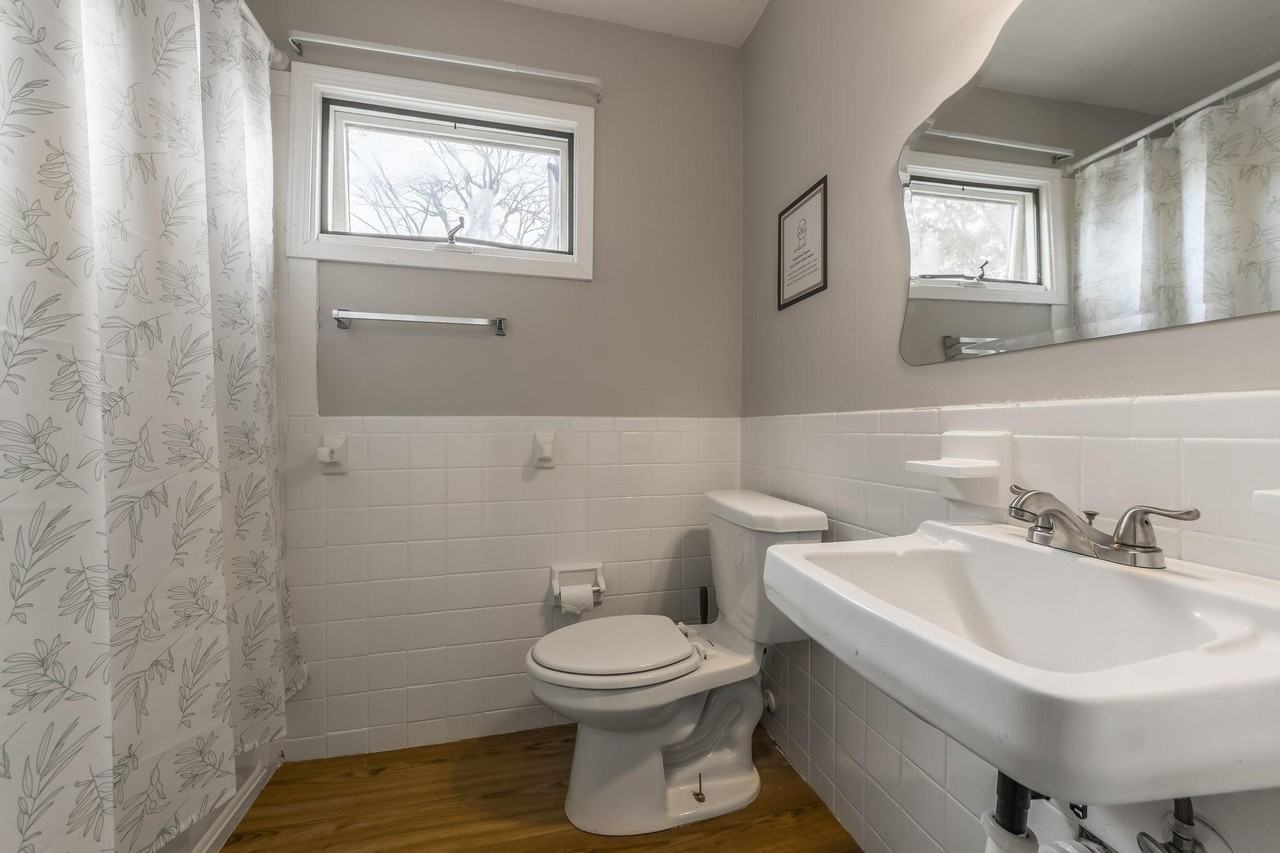 Mersington Ave - Photo 4 of 9