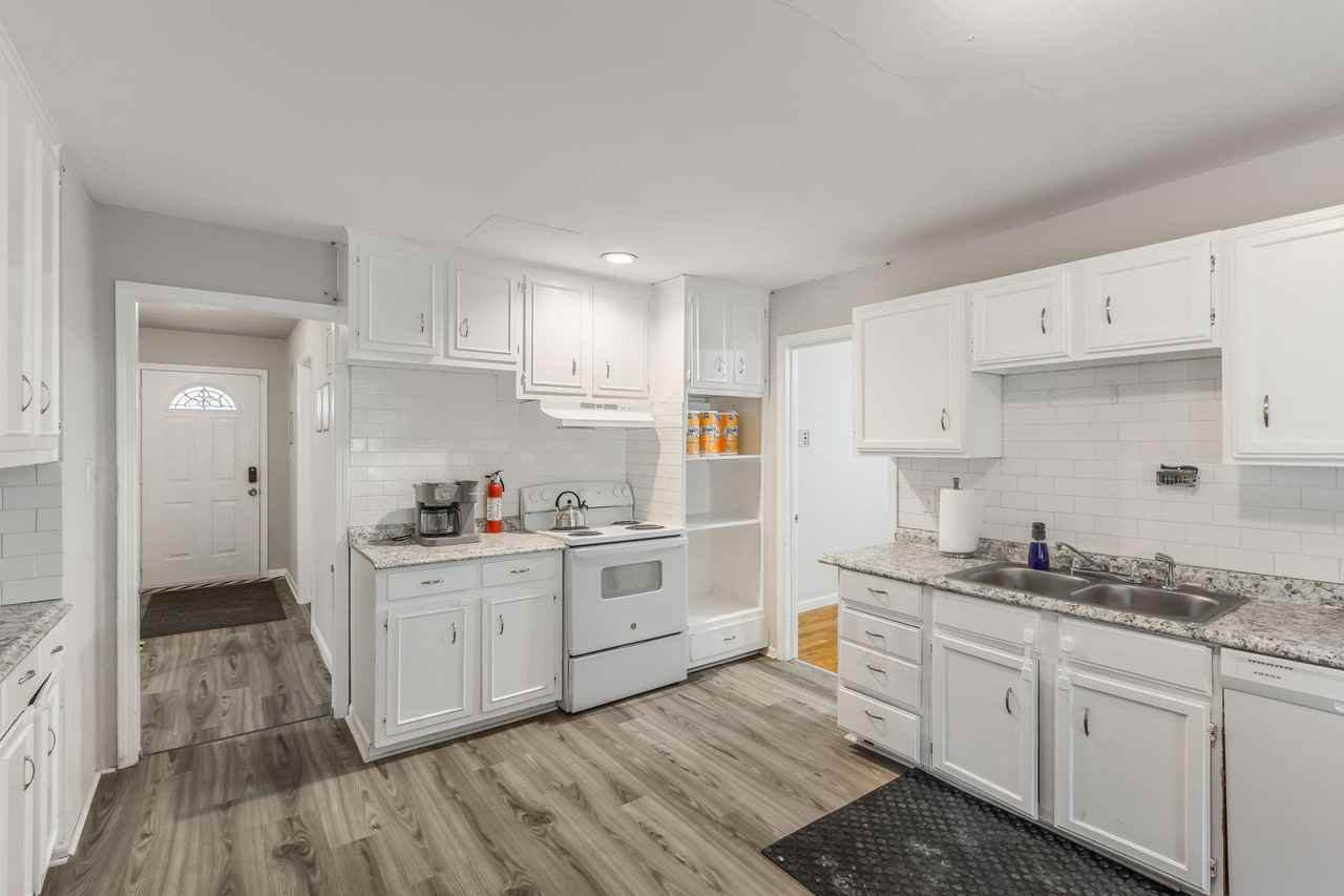 Mersington Ave - Photo 5 of 9