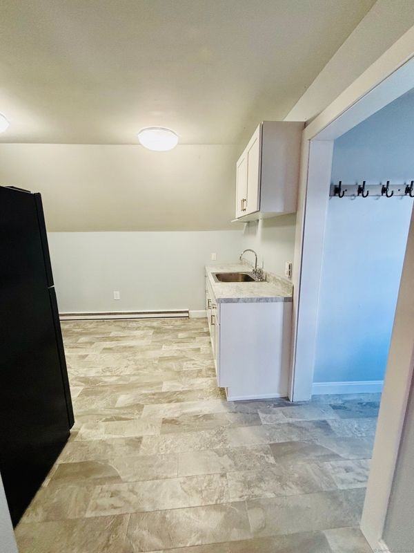 323 Saybrook Rd - Photo 3 of 12