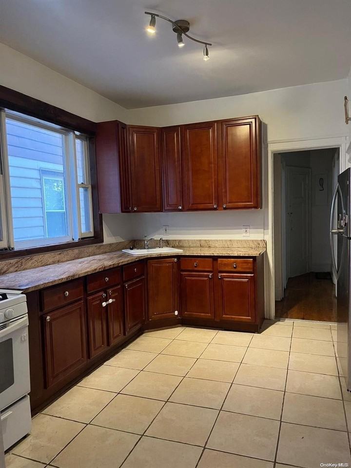 417 Marlborough Rd - Photo 3 of 6