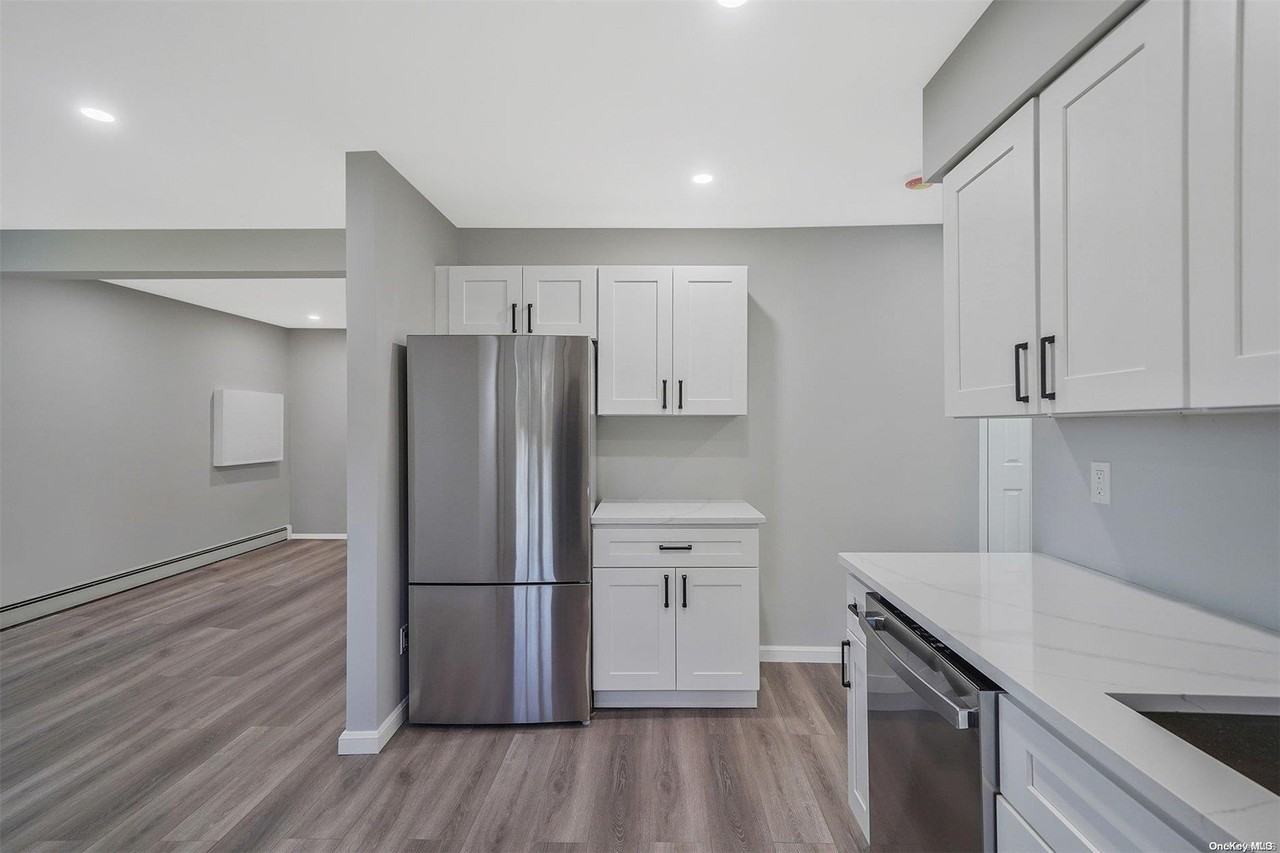 803 Deer Park Rd - Photo 3 of 15