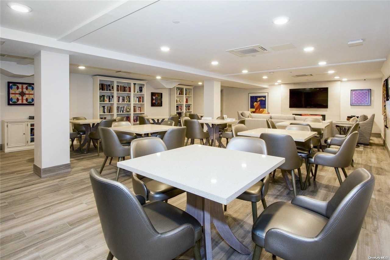 2 Richmond Rd ##6d - Photo 3 of 14