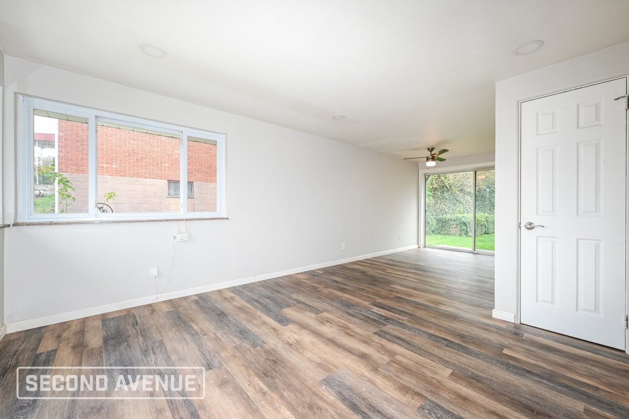 1004 Santa Monica Dr - Photo 5 of 26