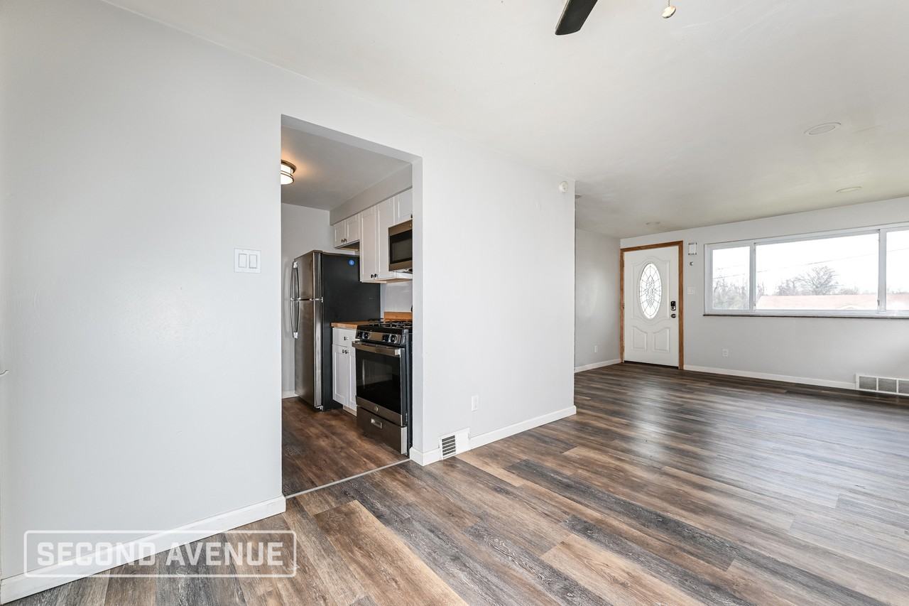 1004 Santa Monica Dr - Photo 7 of 26