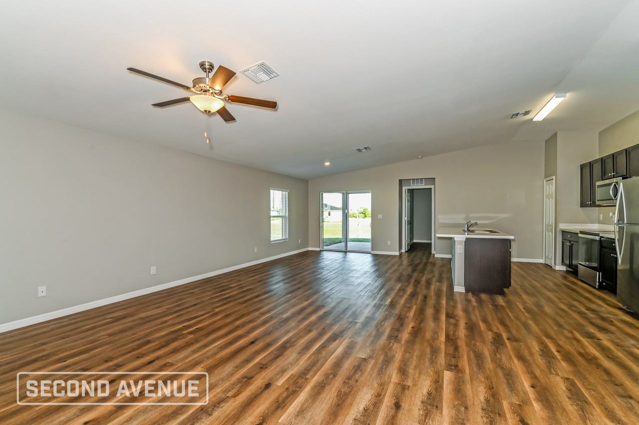 1909 Ne Juanita Pl - Photo 4 of 27