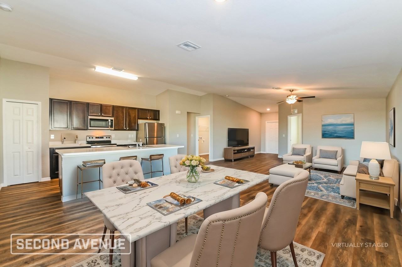 1909 Ne Juanita Pl - Photo 5 of 27