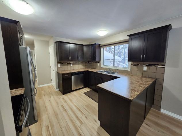 Calling All Pet Owners! Amazing Acreage 10 Minutes from Red Deer! - Photo 3 of 25