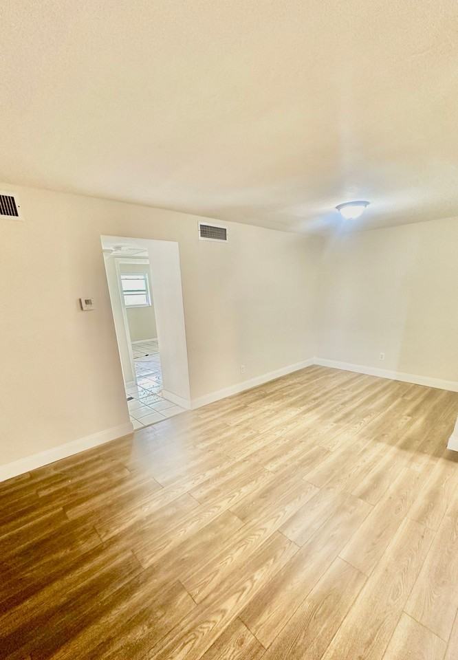 651 NW - Photo 5 of 18