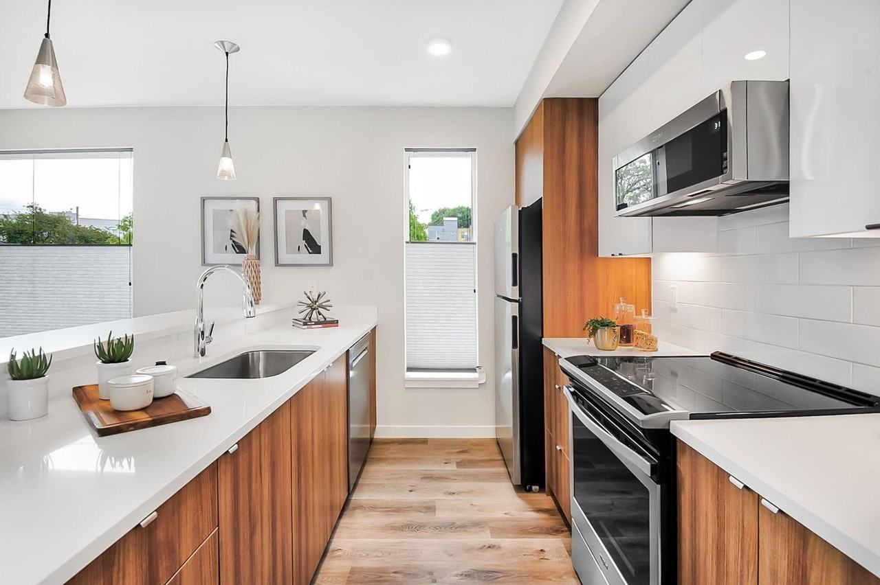 Julian Apartments - Photo 5 of 31