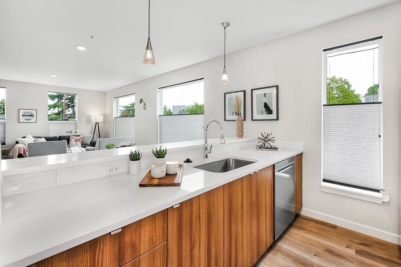 Julian Apartments - Photo 6 of 31