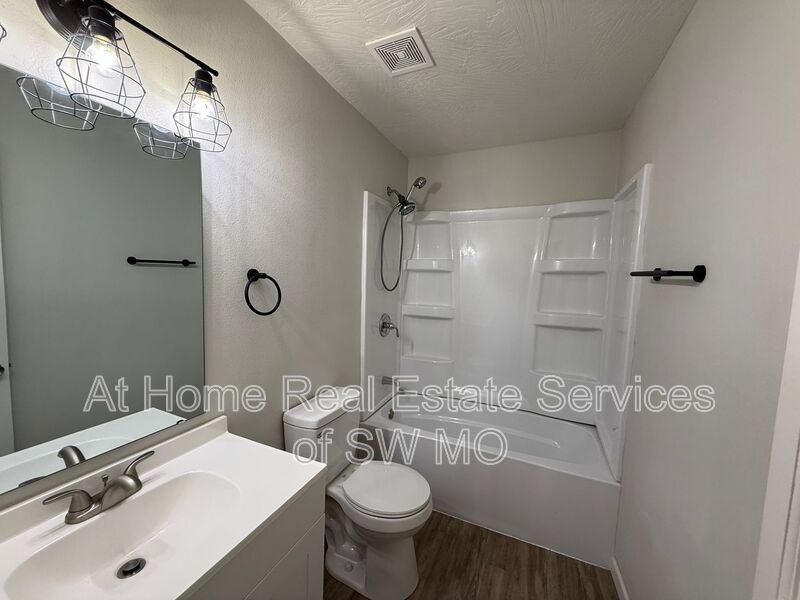 2734 E Cragmont St - Photo 5 of 8