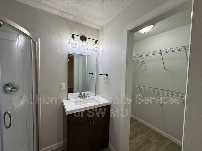 2734 E Cragmont St - Photo 7 of 8