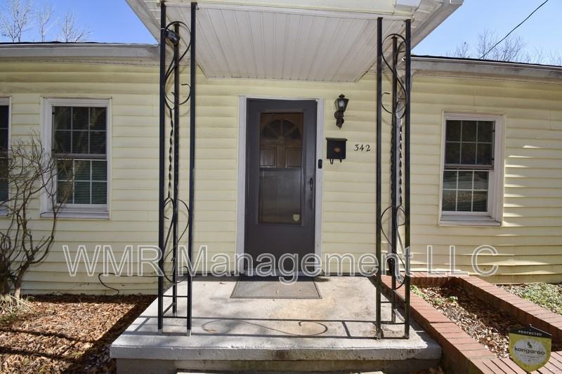 342 Hamilton Dr Ne - Photo 2 of 14