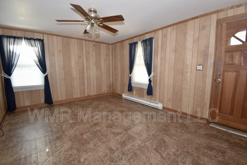 342 Hamilton Dr Ne - Photo 3 of 14