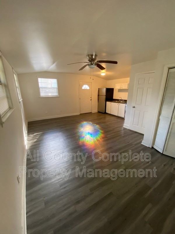 4803 Lexington Ave #B - Photo 2 of 7