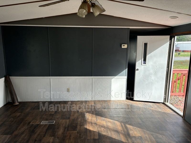 210 Hillsdale Estates Ln - Photo 3 of 3