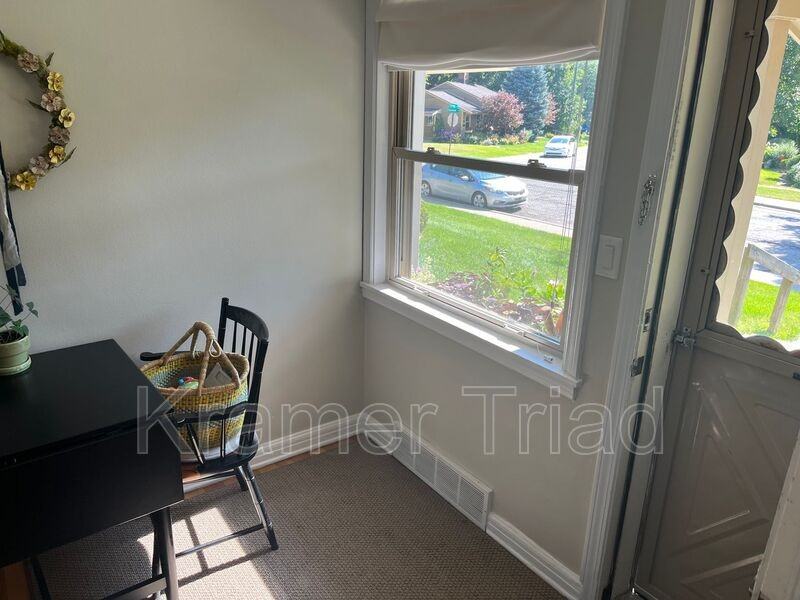 3503 Edgewood Dr - Photo 4 of 31