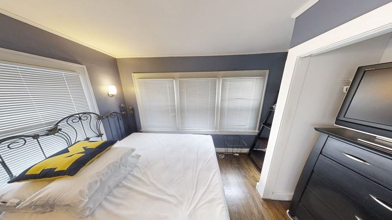 811 Rose Ave - Photo 7 of 32