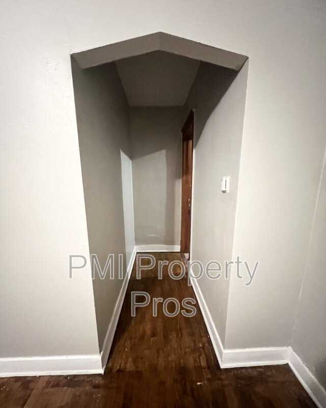 1560A S 7th St - Photo 3 of 7