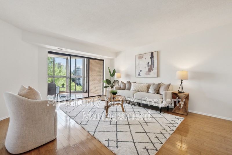 1600 N Oak St #525 - Photo 5 of 20