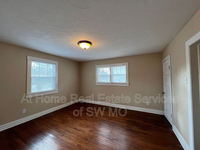 2815 W Madison St - Photo 6 of 12